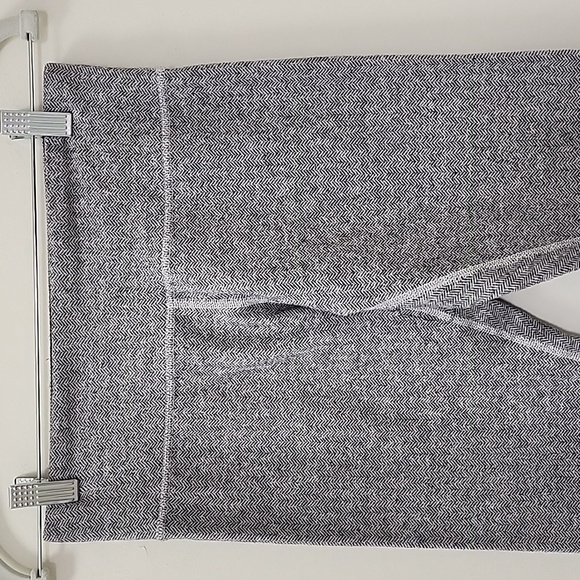 Lululemon Grey Cropped Wunder Under Leggings High Rise Size 6 - Picture 6 of 16